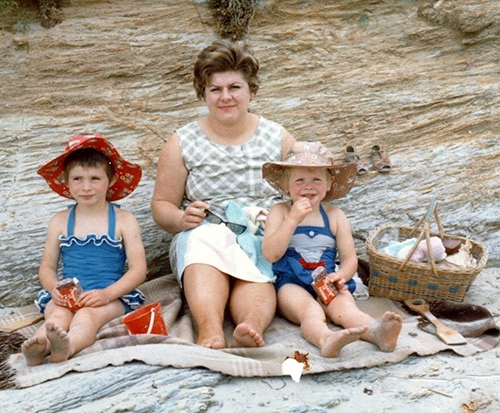 Marie Ann-enews-april